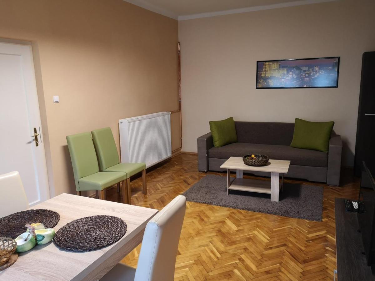 Veva Apartman - Eger Maganszallashely Eksteriør billede