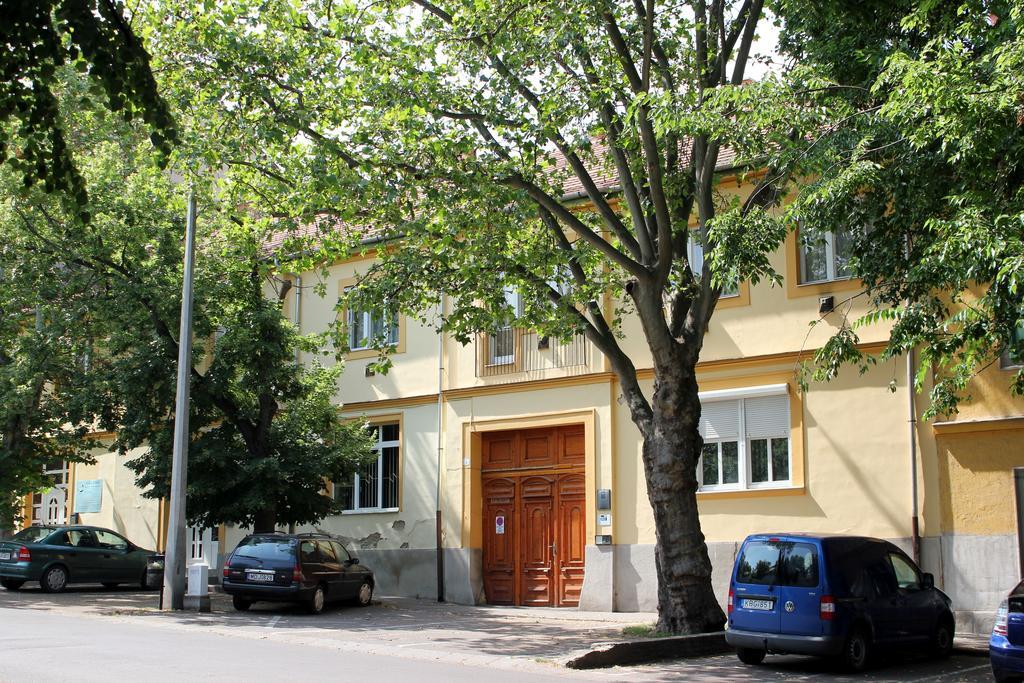 Veva Apartman - Eger Maganszallashely Eksteriør billede
